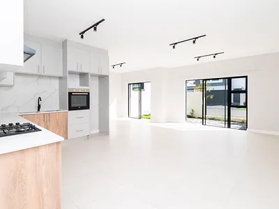 3 Bedroom Apartment To Rent in Blouberg - kh8c.webp
