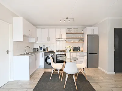 2 Bedroom Apartment For Sale in Blouberg - img