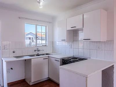 2 Bedroom Apartment For Sale in Kempton Park - n3L9.webp
