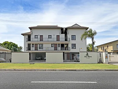1 Bedroom Apartment For Sale in Blouberg - 3Te6.webp
