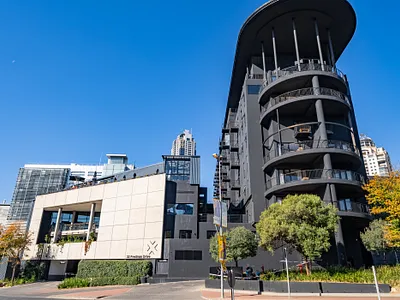 0.5 Bedroom Apartment For Sale in Sandton - img