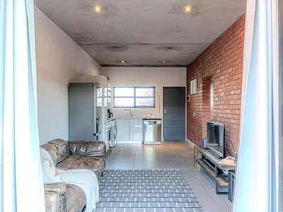 1 Bedroom Apartment For Sale in Johannesburg - QXOg.webp