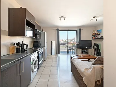 1 Bedroom Apartment For Sale in Cape Town - lnTI.webp