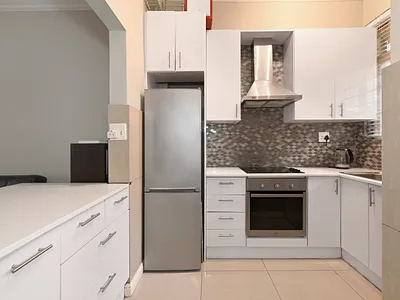 1 Bedroom Apartment To Rent in Cape Town - img
