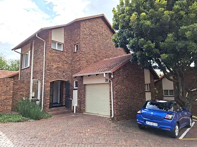 3 Bedroom Townhouse For Sale in Pretoria - img