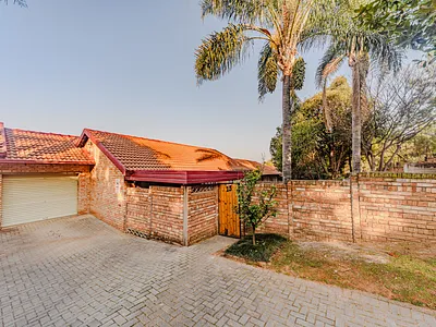 3 Bedroom Townhouse For Sale in Pretoria - SuDI.webp