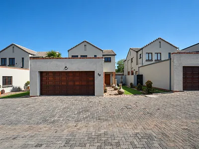 3 Bedroom Townhouse For Sale in Pretoria - QqGF.webp