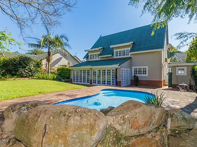 4 Bedroom House For Sale in Hillcrest - 9cvV.webp