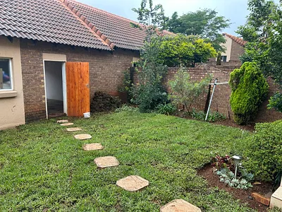 2 Bedroom Townhouse For Sale in Pretoria - img