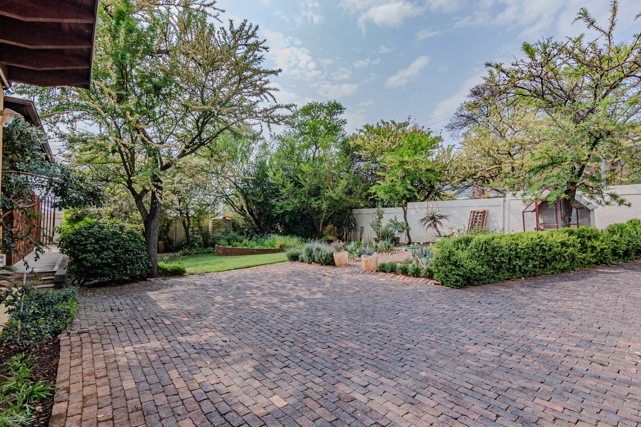 Carousel Indicator - HHNh.webp