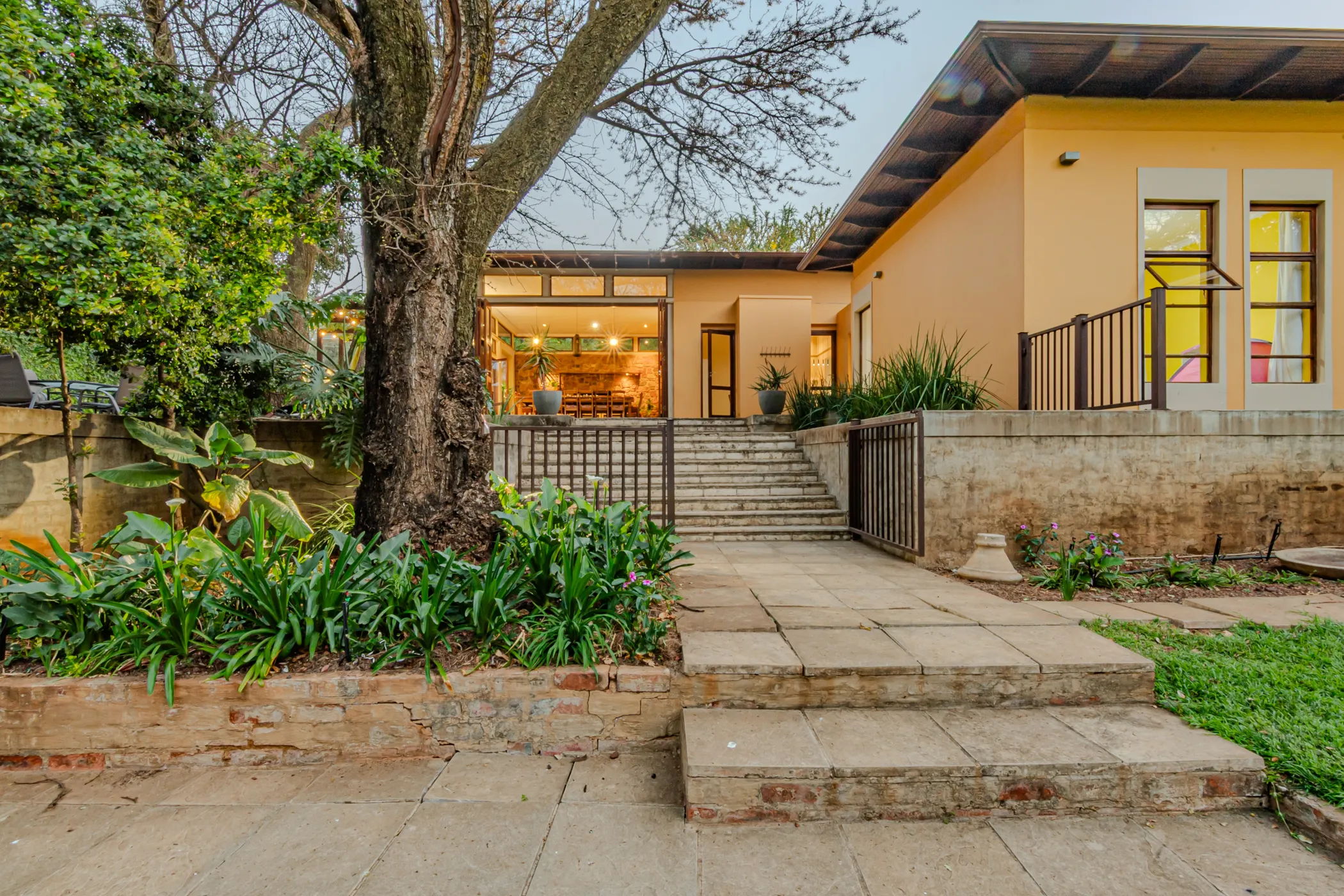 Carousel Indicator - Ioah.webp