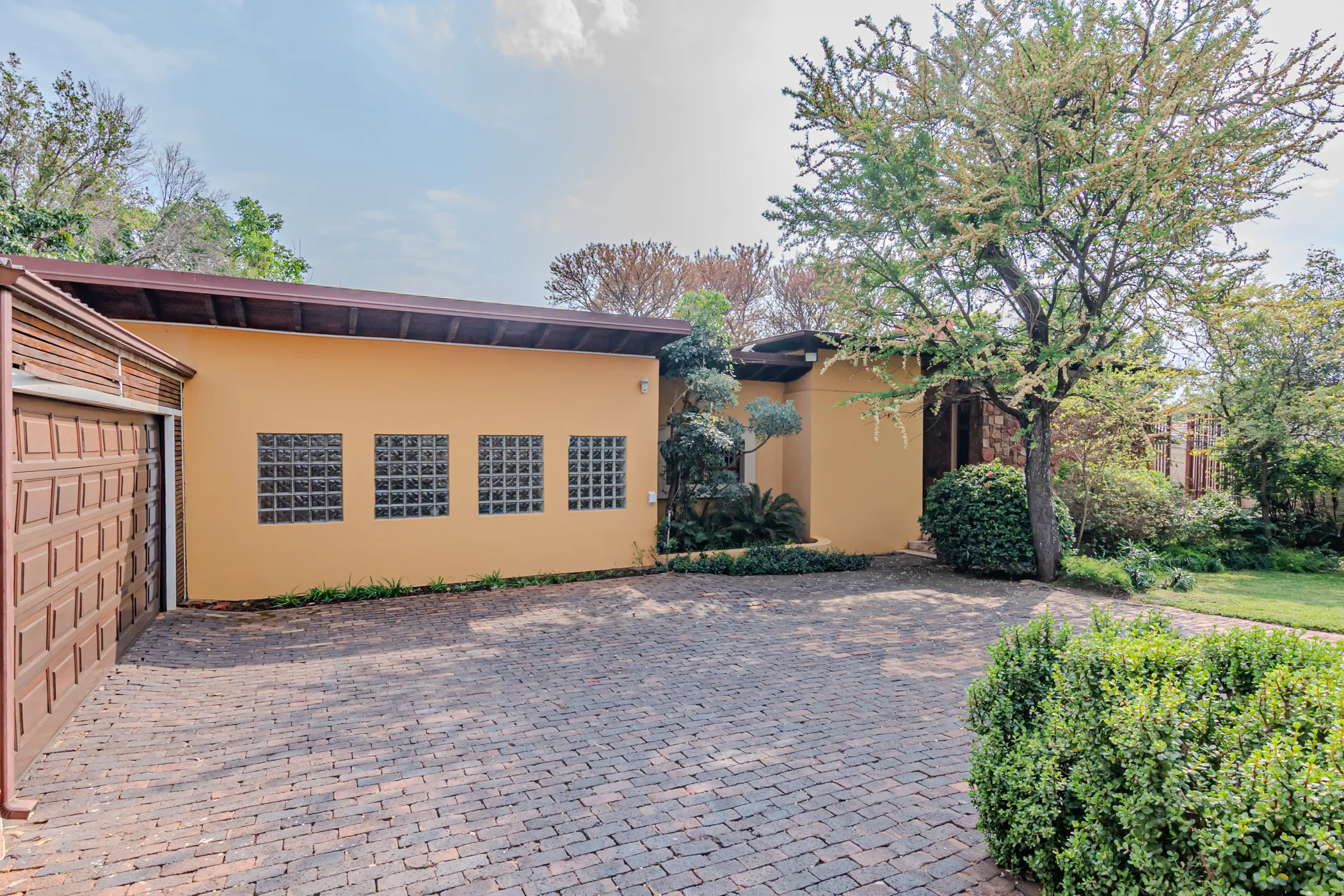 Carousel Indicator - Jp8D.webp