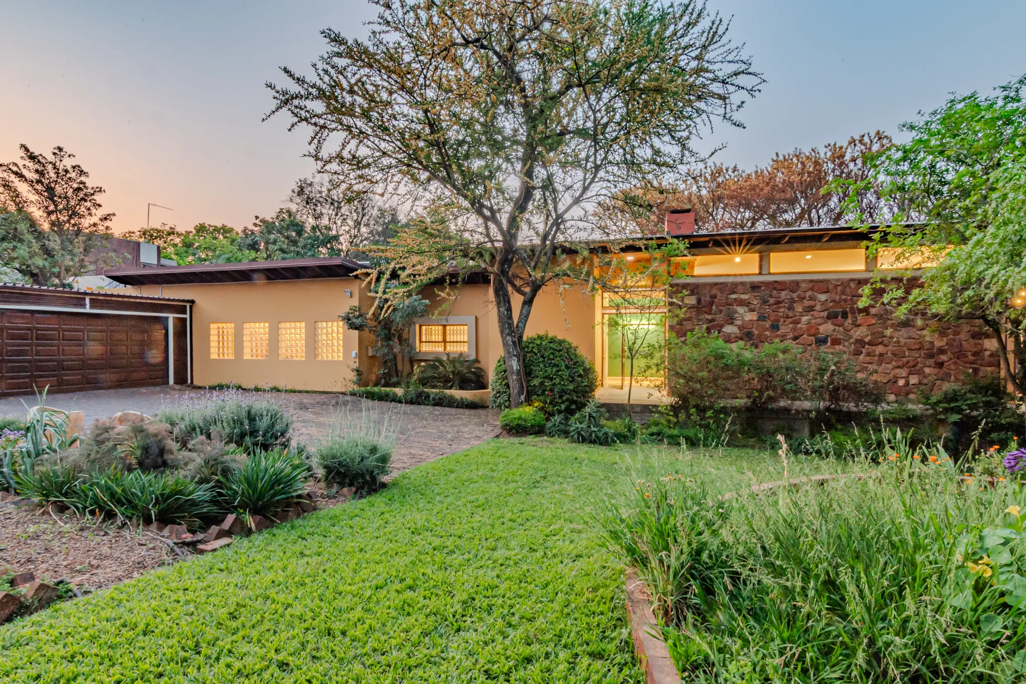 Carousel Indicator - OKLT.webp