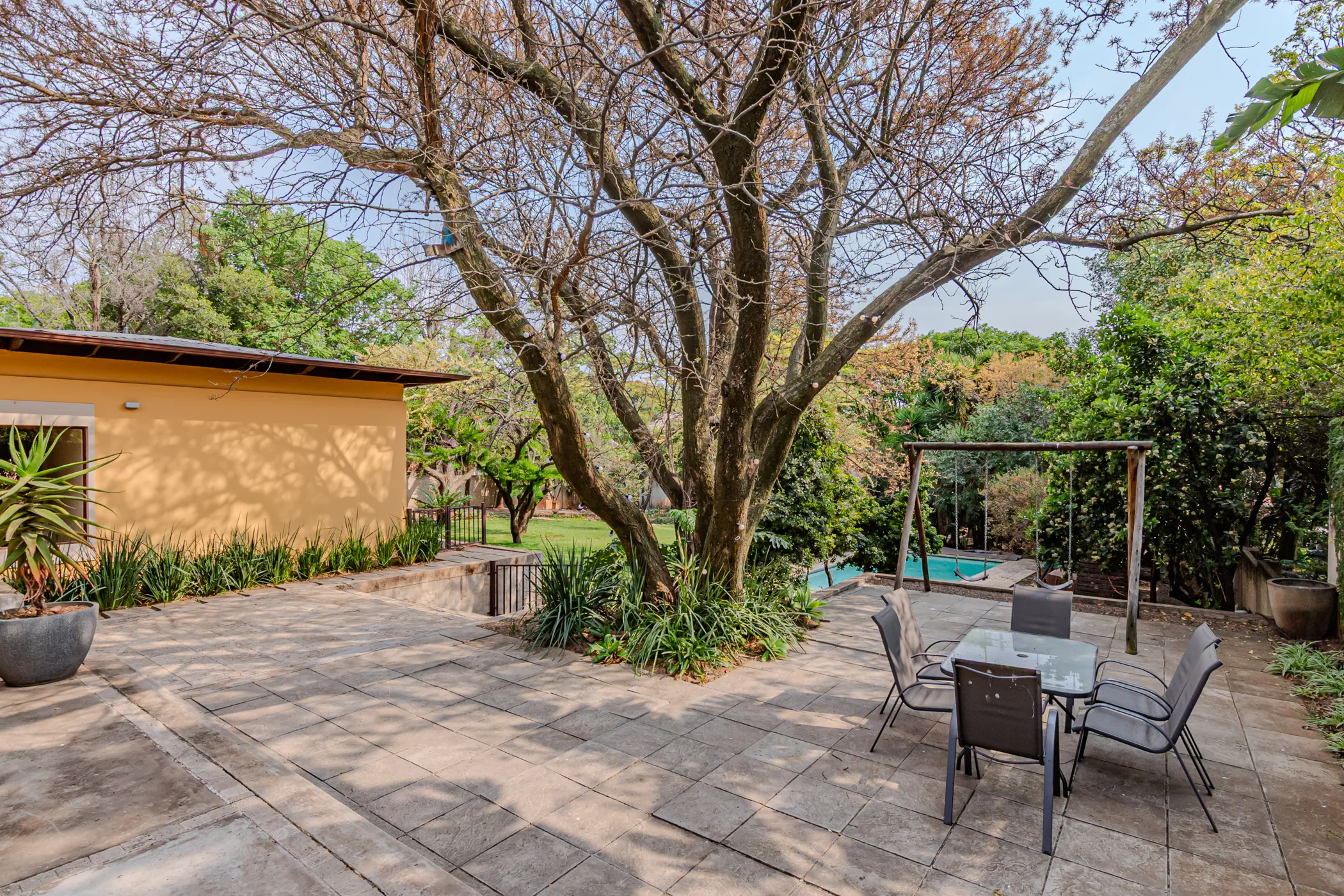 Carousel Indicator - ruYG.webp