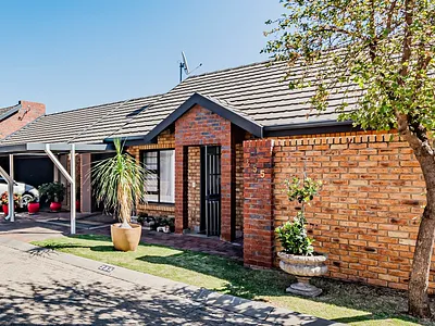 2 Bedroom Townhouse For Sale in Pretoria - img