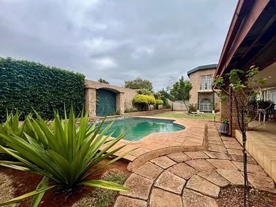 4 Bedroom House For Sale in Pretoria - img