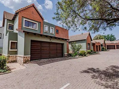 2 Bedroom Townhouse For Sale in Pretoria - img