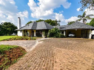 4 Bedroom House For Sale in Pretoria - H67Z.webp