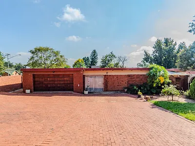 6 Bedroom House For Sale in Pretoria - DkHk.webp