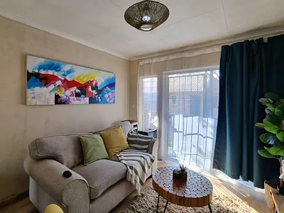1 Bedroom Apartment For Sale in Pretoria - SgNr.webp
