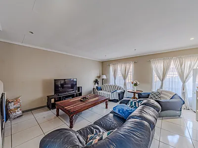 2 Bedroom Townhouse For Sale in Pretoria - 7i3H.webp
