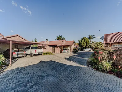 2 Bedroom Townhouse For Sale in Pretoria - img