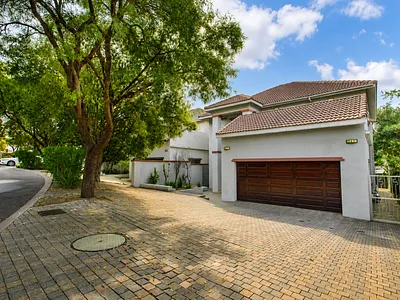 3 Bedroom House To Rent in Sandton - KeaS.webp