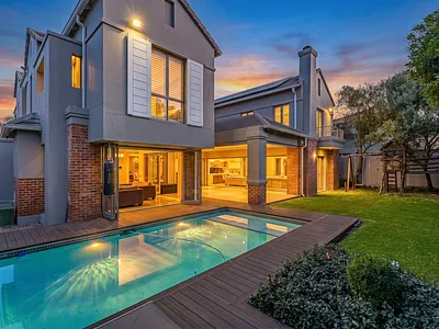 4 Bedroom Townhouse For Sale in Bedfordview - img