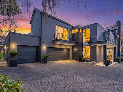 4 Bedroom House For Sale in Bedfordview - QUhP.webp