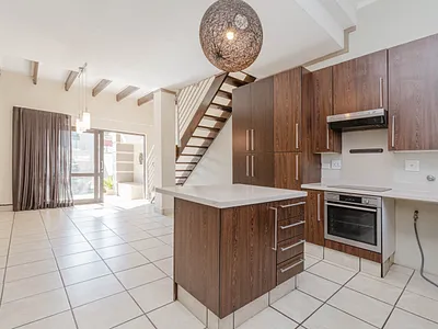 2 Bedroom Townhouse To Rent in Sandton - img
