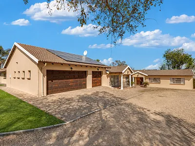 3 Bedroom House For Sale in Randburg - 5tzS.webp