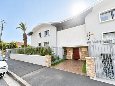 1 Bedroom Apartment For Sale in Cape Town - zU2b.webp