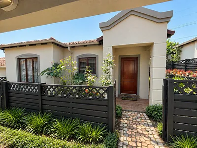 2 Bedroom Apartment To Rent in Sandton - HK6p.webp