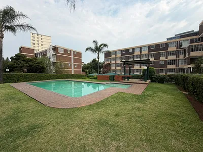1 Bedroom Apartment For Sale in Bedfordview - oKL6.webp
