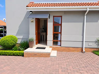 2 Bedroom Townhouse To Rent in Sandton - img