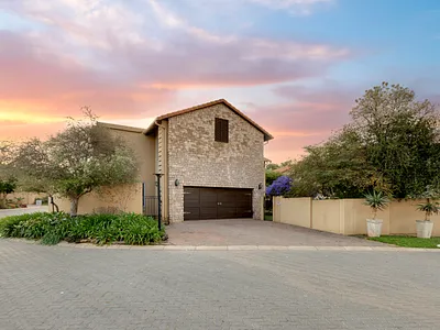 3 Bedroom Townhouse To Rent in Sandton - img