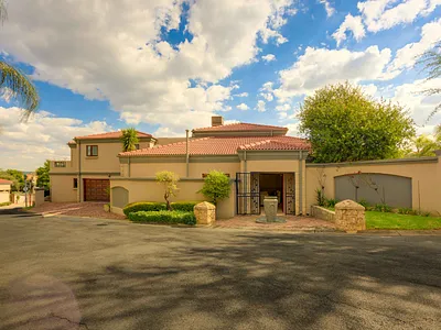 4 Bedroom House For Sale in Sandton - ePXc.webp