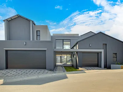 4 Bedroom House For Sale in Midrand - 8y1P.webp