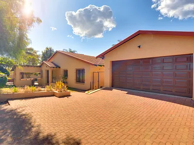 2 Bedroom Townhouse For Sale in Sandton - 9Ota.webp