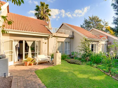 2.5 Bedroom Townhouse For Sale in Sandton - vp8K.webp