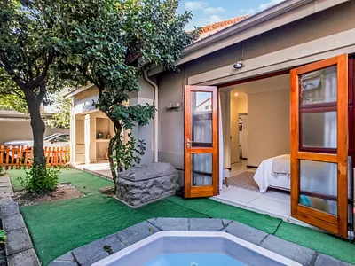 2 Bedroom Townhouse To Rent in Sandton - Tkd8.webp