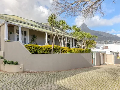 4 Bedroom House For Sale in Cape Town - lquf.webp