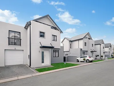 3 Bedroom Townhouse To Rent in Sandton - FTCD.webp