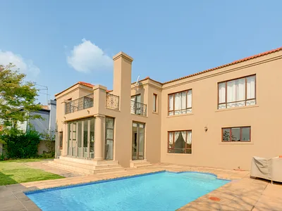 4 Bedroom House For Sale in Sandton - jAT4.webp