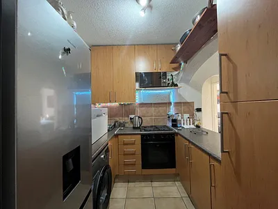 1 Bedroom Apartment To Rent in Sandton - rcHB.webp
