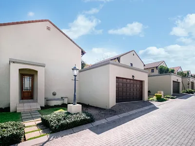 3 Bedroom Townhouse To Rent in Sandton - fMTX.webp