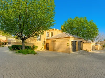 3 Bedroom Townhouse For Sale in Sandton - img