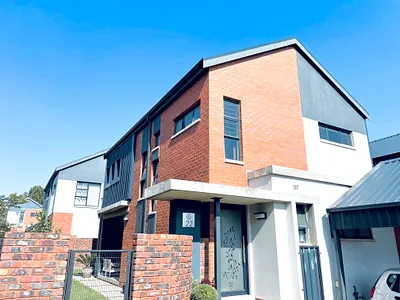 3 Bedroom House To Rent in Randburg - XEDH.webp