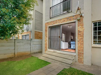 2 Bedroom Townhouse For Sale in Randburg - img