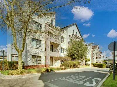 2 Bedroom Apartment For Sale in Sandton - img